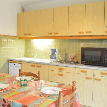 Appartement Cosy 6 Pers Avec Parking, Proche Et Commerces - Du Roi - Fr-1-250-105 Le Grau-du-Roi